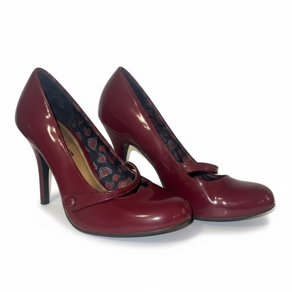 American Eagle Outfitters Shoes - American Eagle Outfitters Burgundy Patent Mary Jane Heels